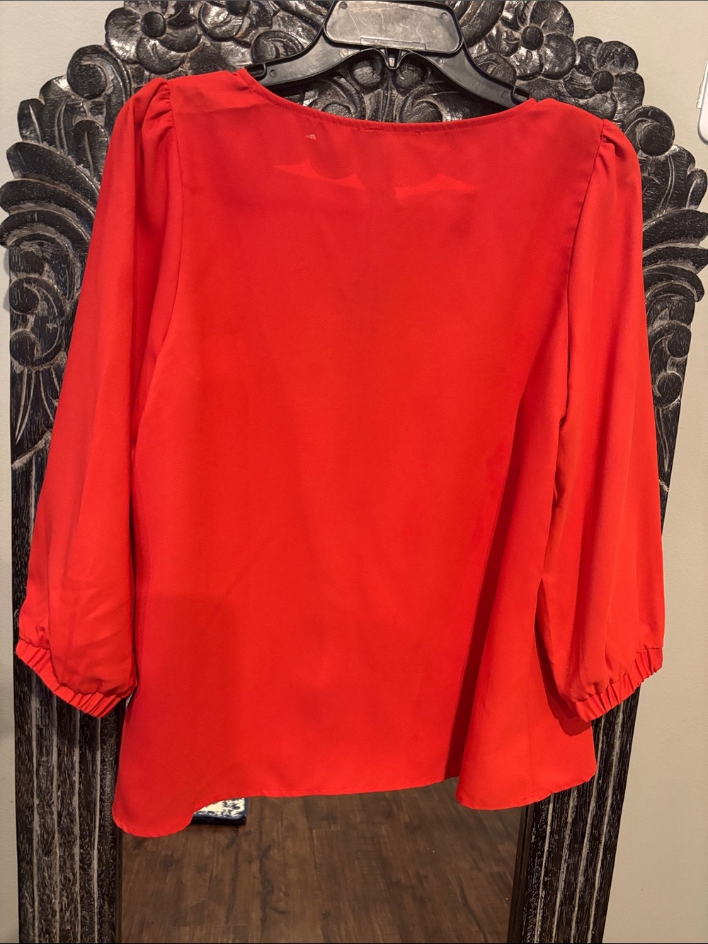 Tuckernuck Red V-Neck Flowy Blouse - Picture 3 of 4